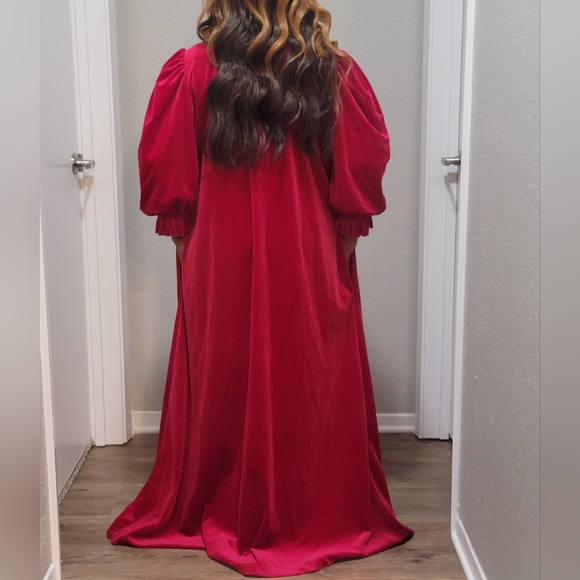 VTG  | Red Velour House Coat W/ Puffy Sleeves - Picture 7 of 11